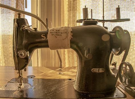 Hecht Sewing Machine And Motor Co located in New York, NY 10018 operates in SIC Code 5722 and NAICS Code 443141